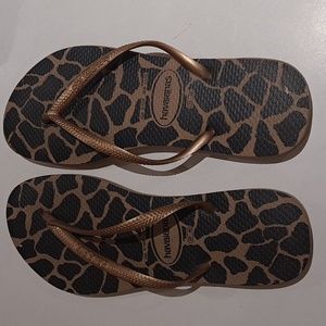 Havaianas flip flops sz 9/10W